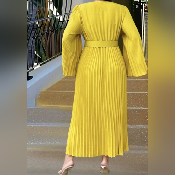 Dress - Picture 2 of 5